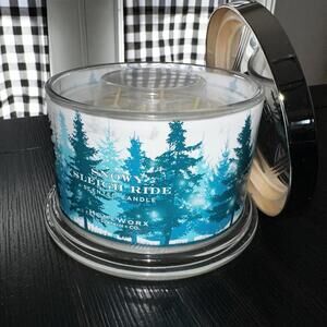 Homeworx by Slatkin & Co Snowy Sleigh Ride 18 oz 4-Wick Candle 30-55 Hours